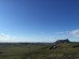 Paysage sous ciel bleu.