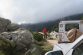 Sous le nuage.